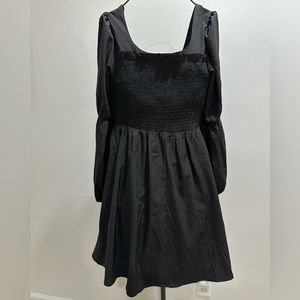 New never been used black dress size small